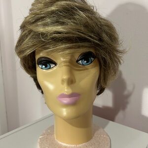 Gabor Layered Short Wavy Synthetic Wig Ash Brown Blonde Classic Cap